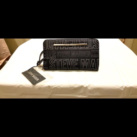 Steve Madden black & white logo wristlet wallet. - Picture 4 of 4